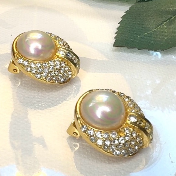 Christian Dior oval pearl cabochon earrings (signed) - Picture 1 of 8
